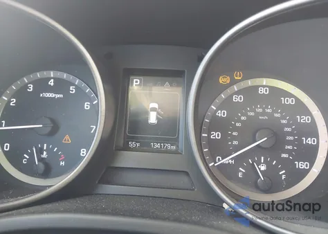 2017 Hyundai Santa Fe Sport 2.4L z USA, uszkodzony, nr VIN 5XYZT3LB7HG451977